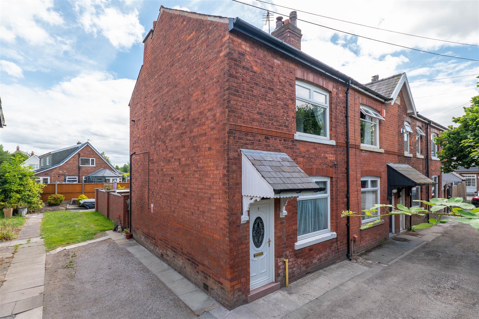 2 bed property in West View, Preston
